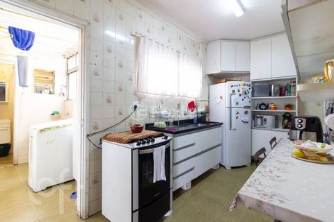 Image 3 - 928990