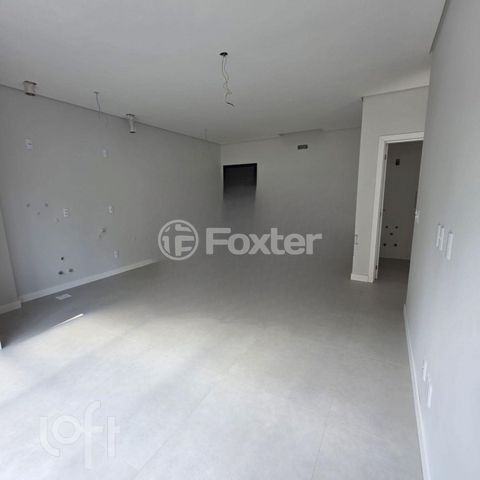 Image 2 - 929006
