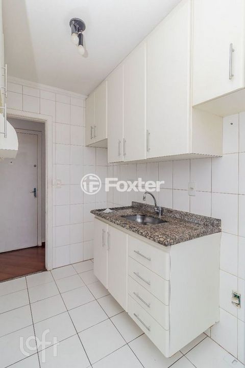 Image 7 - 929020