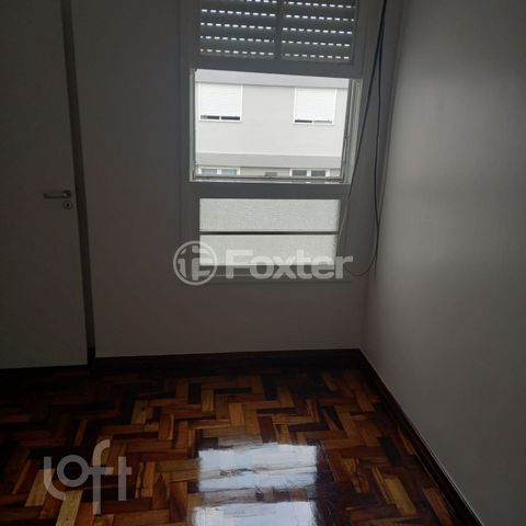 Image 7 - 929123
