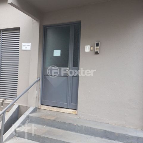 Image 3 - 929123