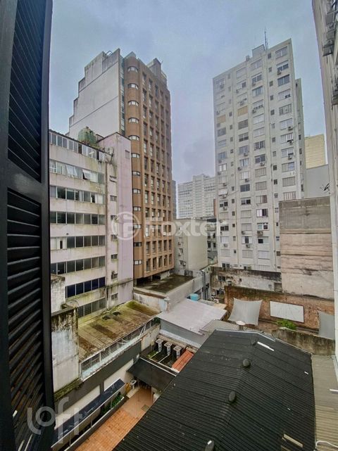 Image 6 - 929216
