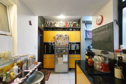 Image 5 - 929247