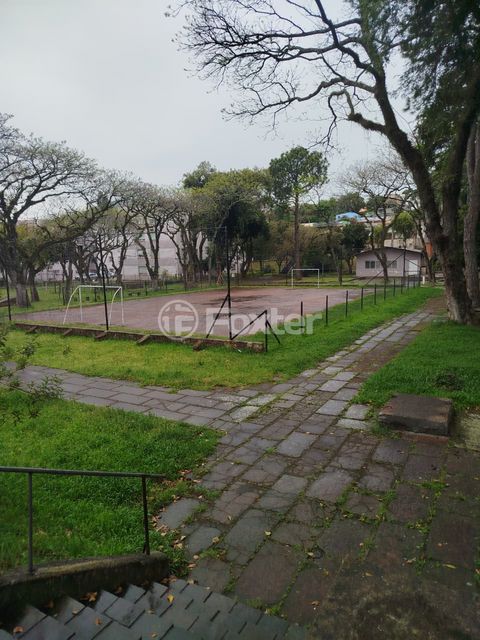 Image 13 - 929251