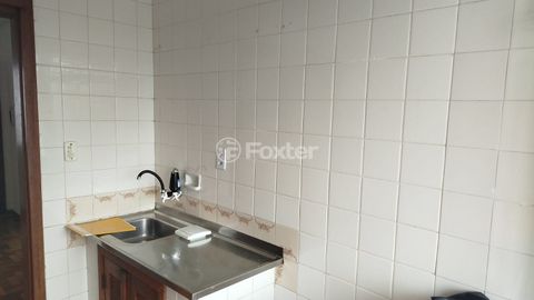 Image 11 - 929251