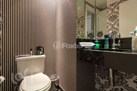 Image 7 - 929282