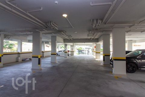 Image 16 - 929317