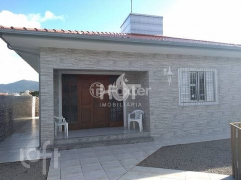 Image 10 - 929323