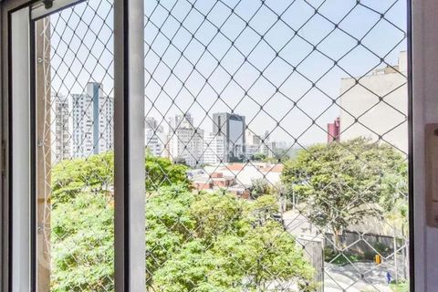 Image 9 - 929330