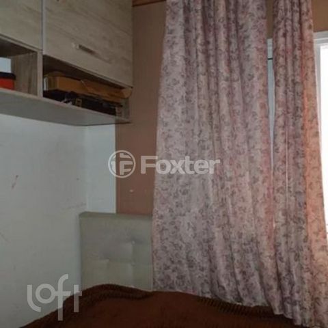 Image 5 - 929342