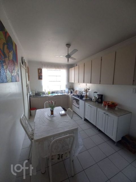 Image 7 - 929346