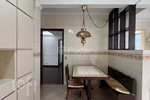 Image 6 - 929351