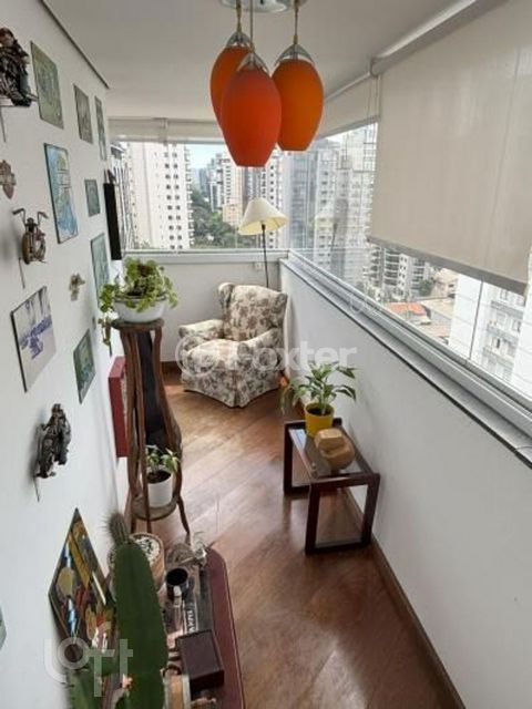 Image 6 - 929355