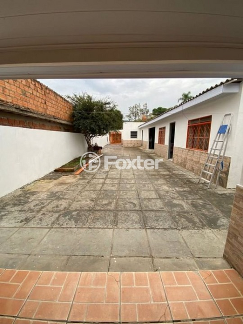 Image 10 - 929360