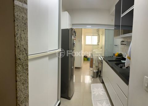 Image 7 - 929407
