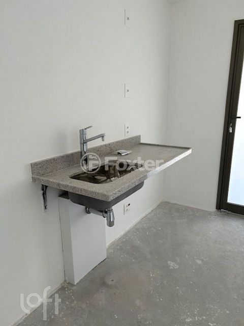 Image 3 - 929429
