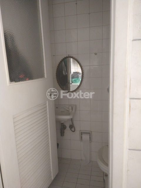 Image 6 - 929442