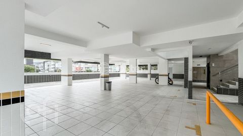 Image 14 - 929443