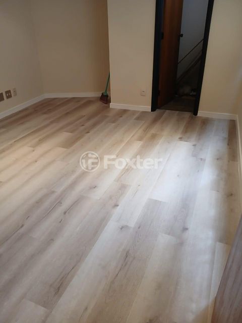 Image 3 - 929451