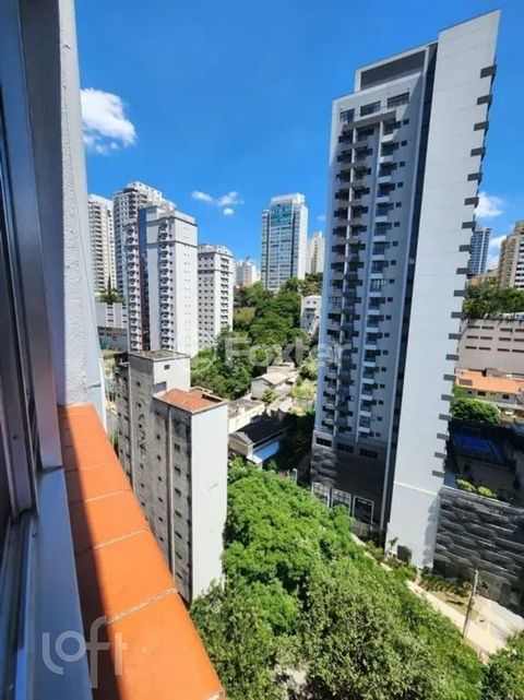 Image 16 - 929547