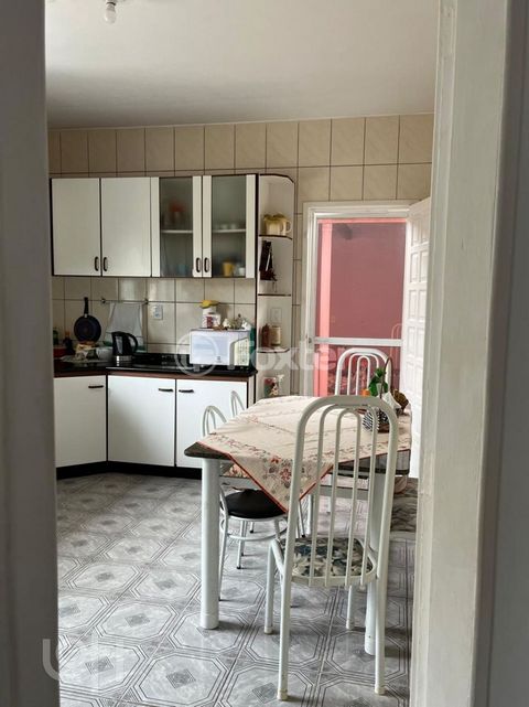 Image 7 - 929599
