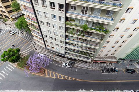 Image 3 - 929634