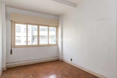 Image 19 - 929634