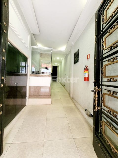 Image 3 - 929642