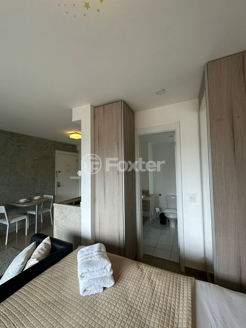 Image 7 - 929655