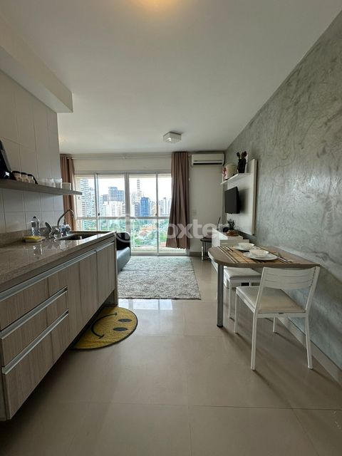 Image 4 - 929655