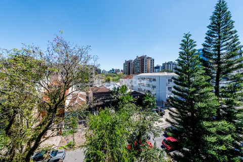 Image 11 - 929658