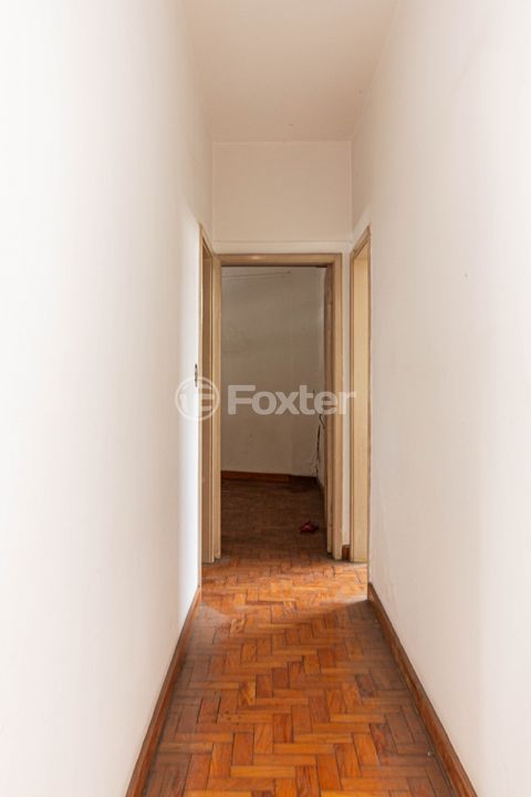 Image 6 - 929697