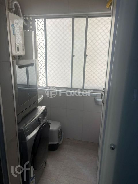 Image 8 - 929746