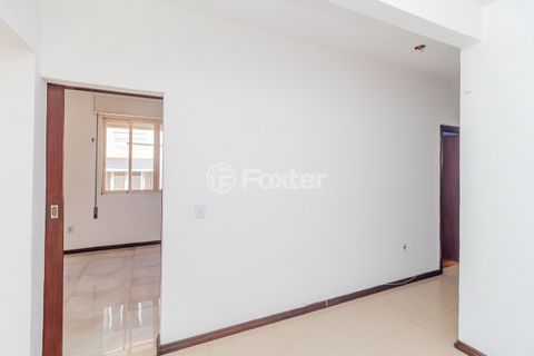 Image 3 - 929782