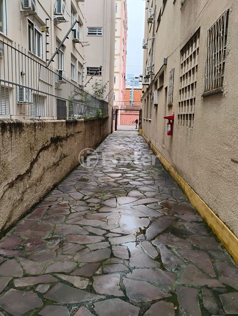 Image 18 - 929782