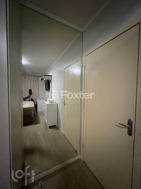 Image 7 - 929819