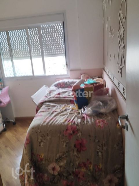 Image 7 - 929823