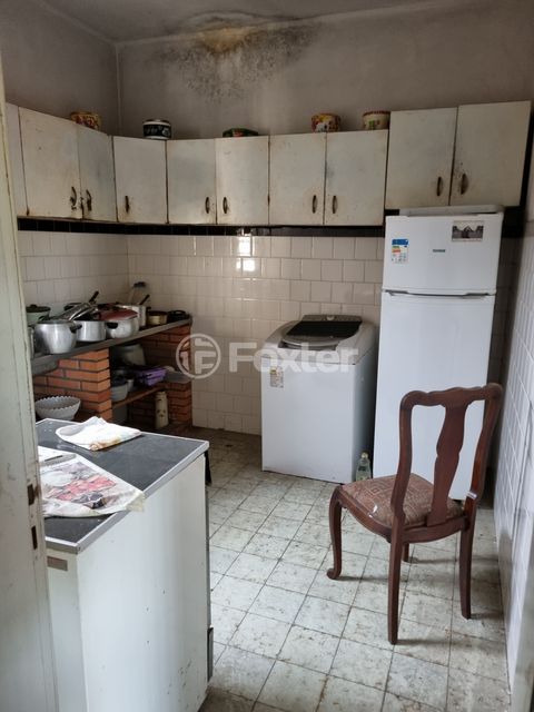 Image 4 - 929859
