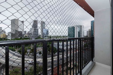 Image 4 - 929860