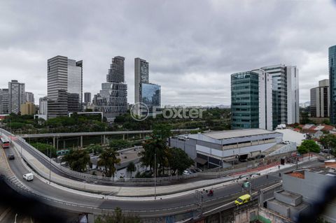 Image 5 - 929860