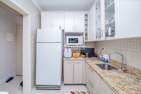 Image 18 - 929883