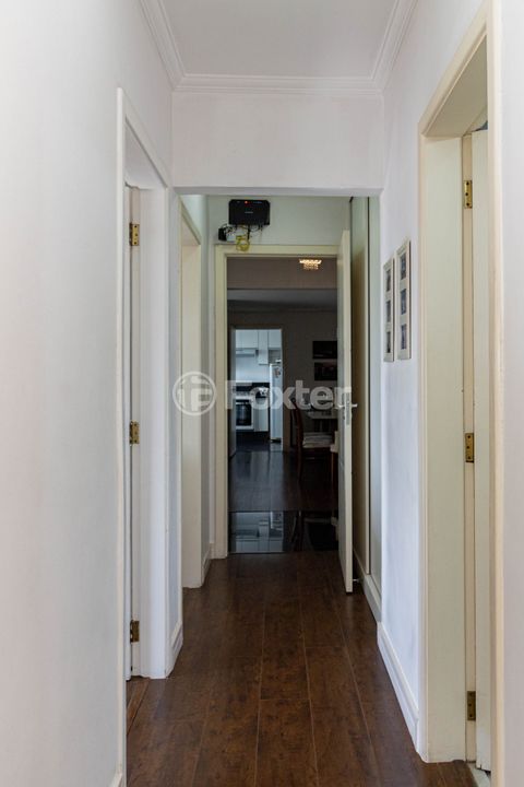 Image 8 - 929887