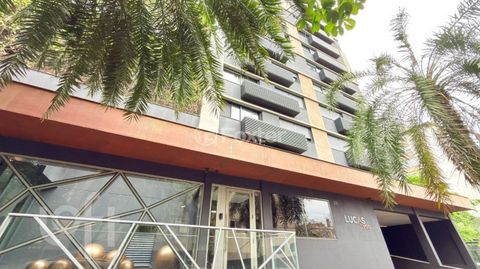 Image 3 - 929924