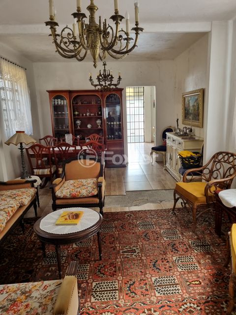 Image 11 - 929930