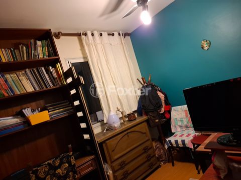 Image 8 - 929935