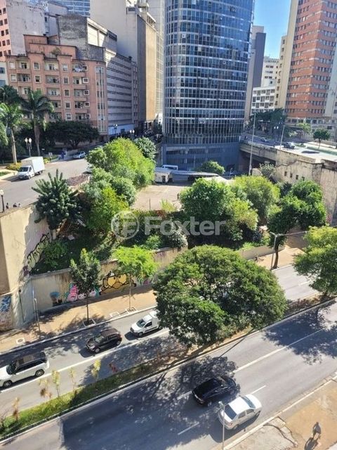 Image 13 - 929949