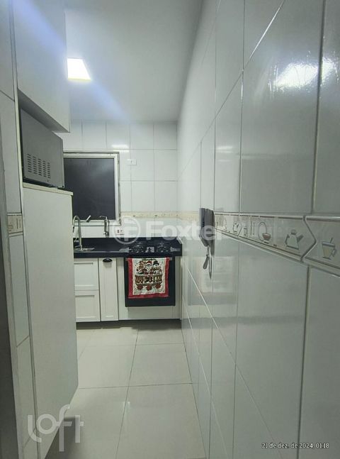Image 7 - 929991