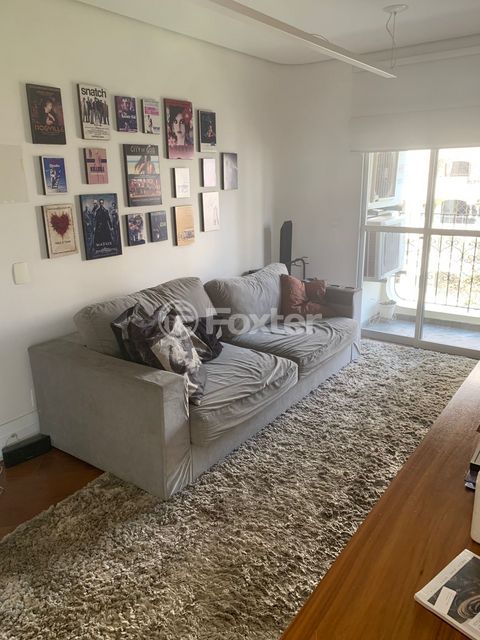 Image 3 - 930005