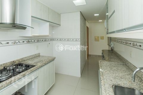 Image 7 - 930115