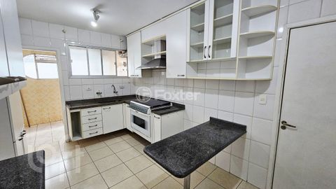 Image 4 - 930143